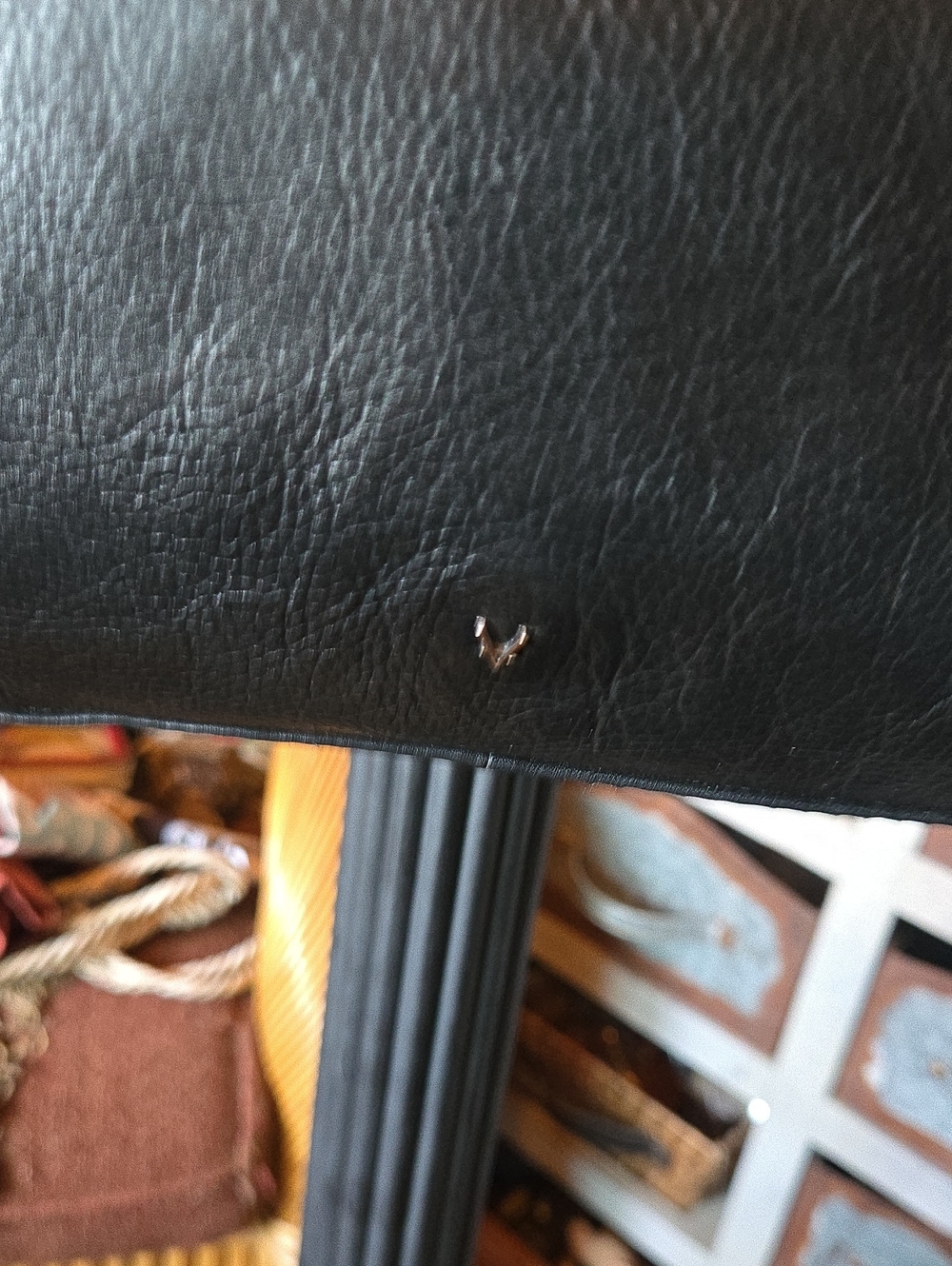 Vilenca Holland Black Leather Shoulder Bag - Picture 2 of 5